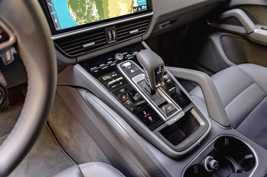 Детали интерьера Porsche Cayenne E-Hybrid (PO536) 2018 года  (NA) (фото 13 из 38)